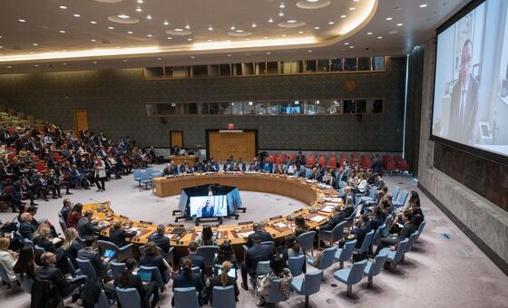 لقطة واسعة لاجتماع مجلس الأمن بشأن الوضع في الشرق الأوسط، بما في ذلك القضية الفلسطينية.